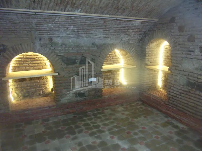 For Rent Basement Commercial, in Mtatsminda