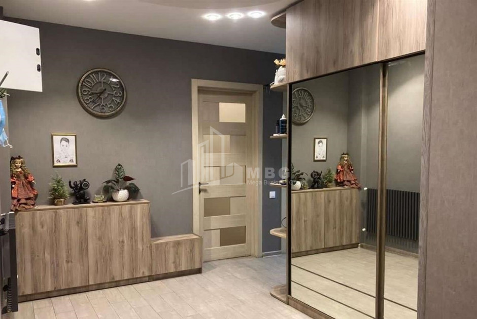 For Sale Flat, in Nadzaladevi