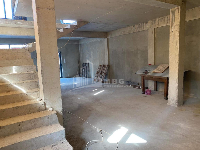 For Rent Витражный фасад Commercial, in Gldani Massive