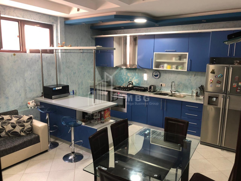 В аренду Квартира, в Мтацминда