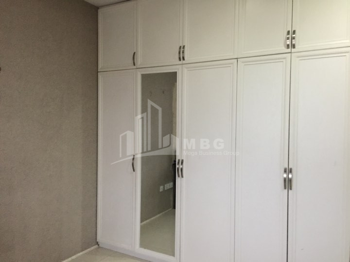 იყიდება ბინა, პლეხანოვი