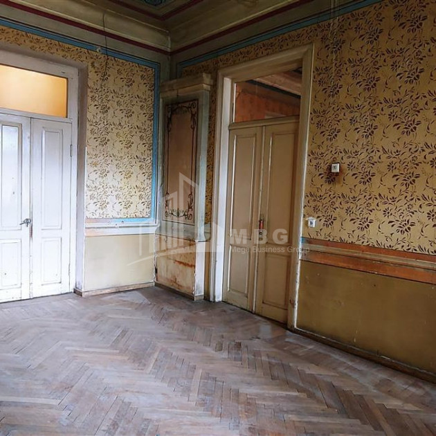 For Sale Flat, in Sololaki