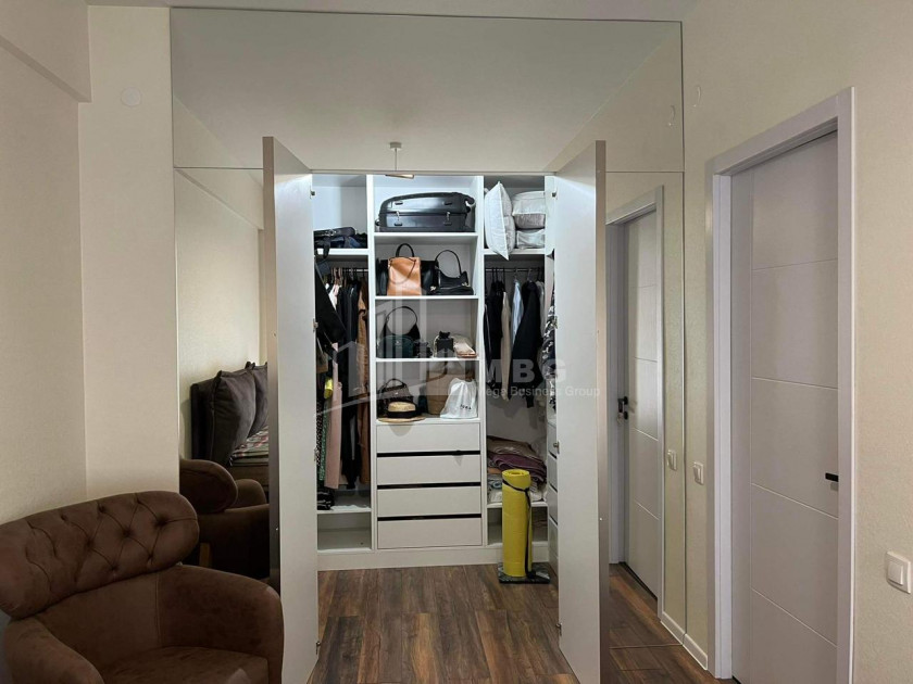 For Sale Flat, in Isani