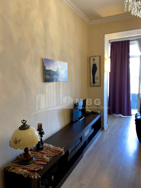 იყიდება ბინა, საბურთალო