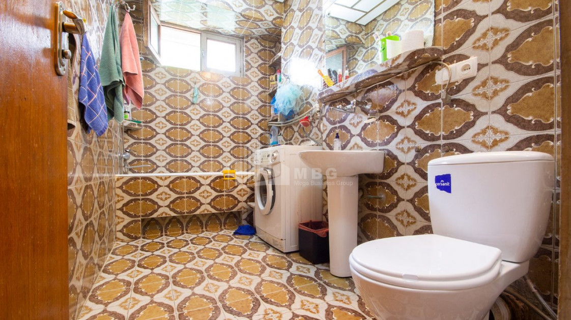 Продается Квартира, в Ваке