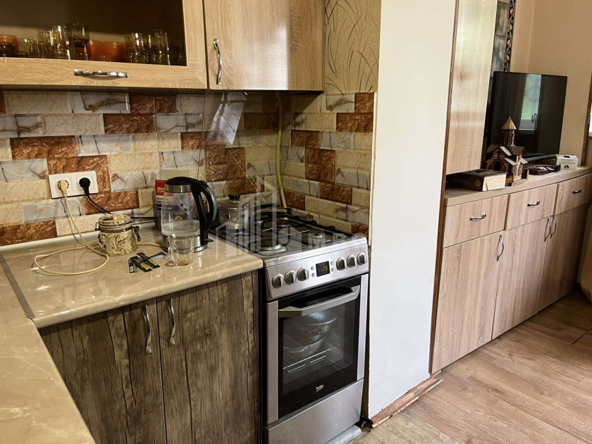 იყიდება ბინა, საბურთალო