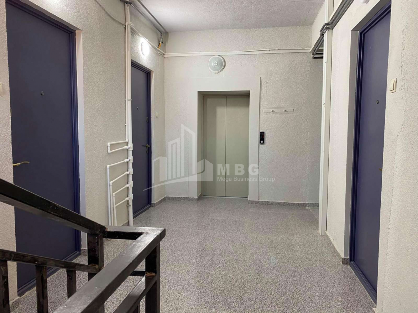 For Sale Flat, in Zemo Vera