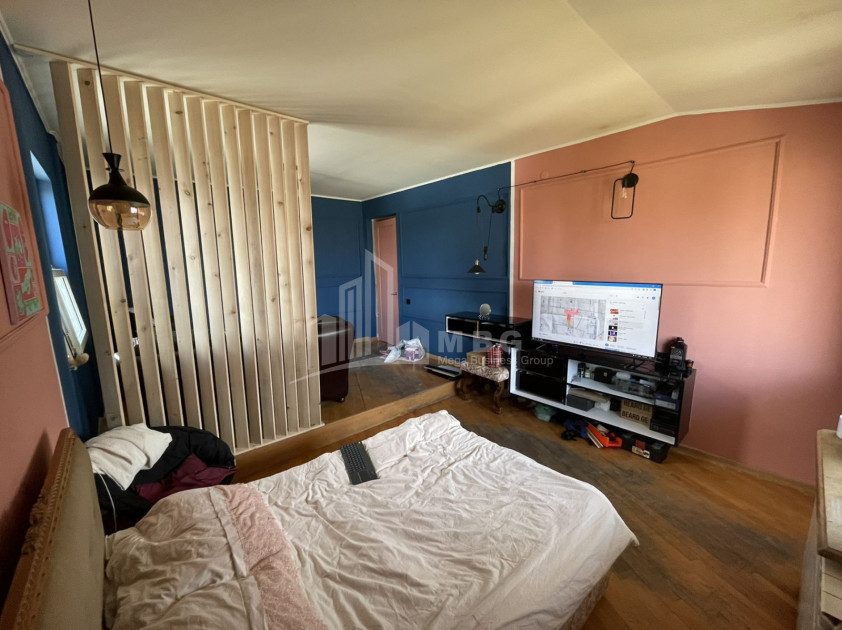 For Sale Flat, in Persati