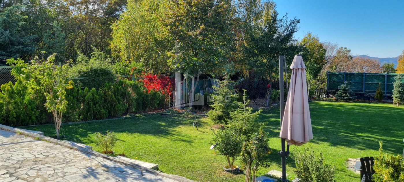 Продается Дом - Вилла В Коджори, Мтацминда Район