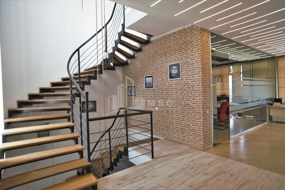 For Rent Building Commercial, in Mtatsminda