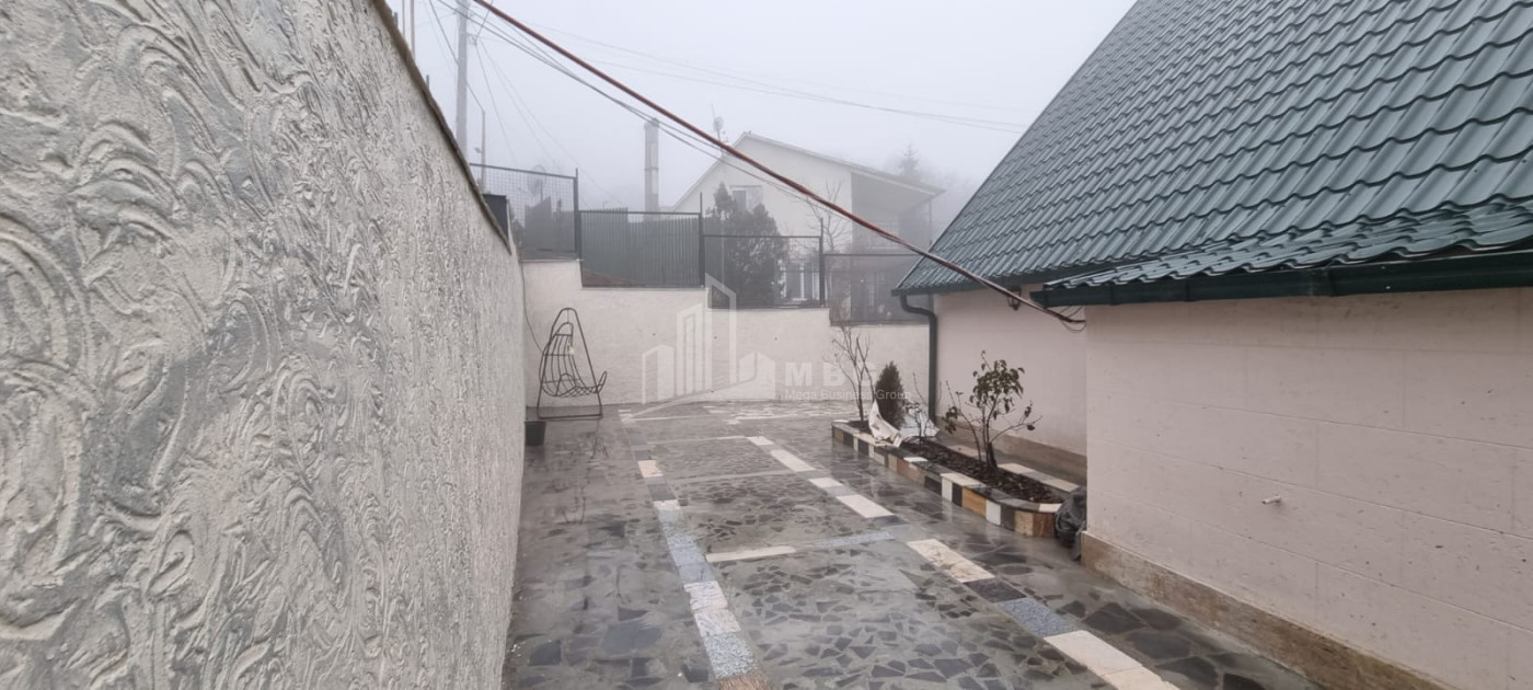 Продается Дом - Вилла В Коджори, Мтацминда Район