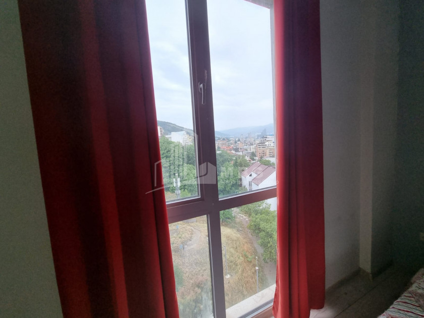 იყიდება ბინა, ვაკე