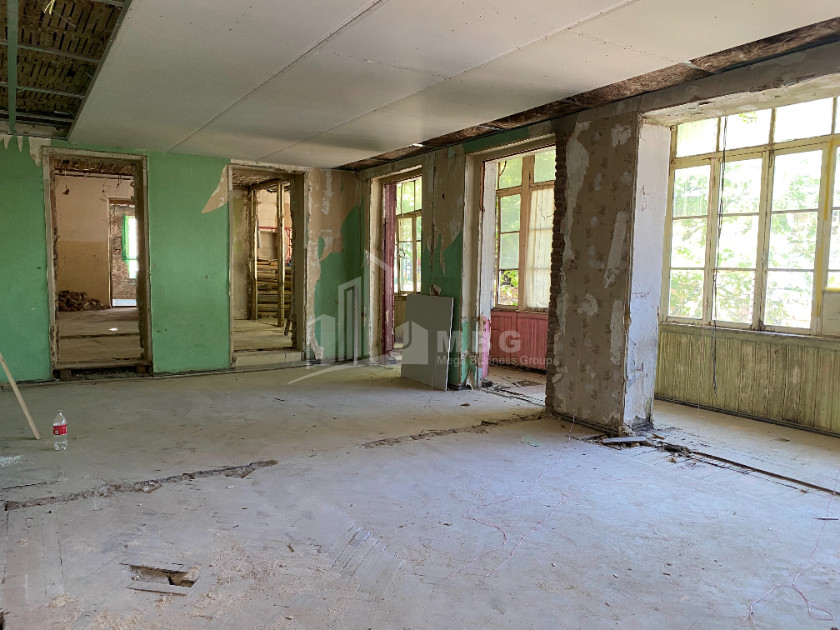 For Sale Hostel - Guesthouse Commercial, in Sololaki