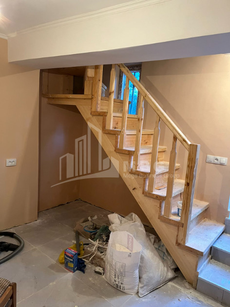 იყიდება ბინა, საბურთალო