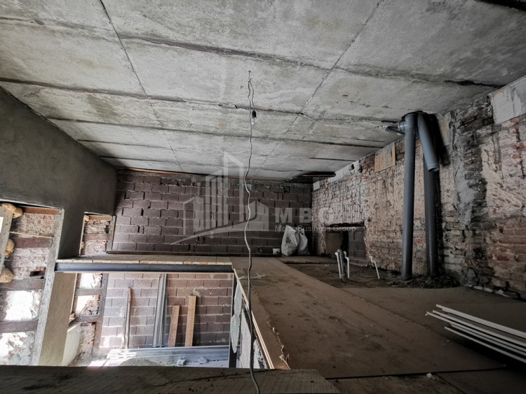 For Sale For office Commercial, in Kalaubani