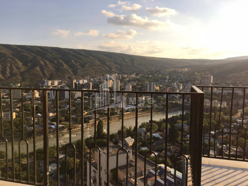 For Rent For office Commercial, in Isani