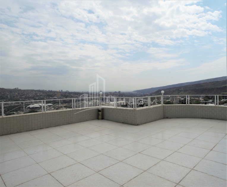 For Rent Building Commercial, in Mtatsminda