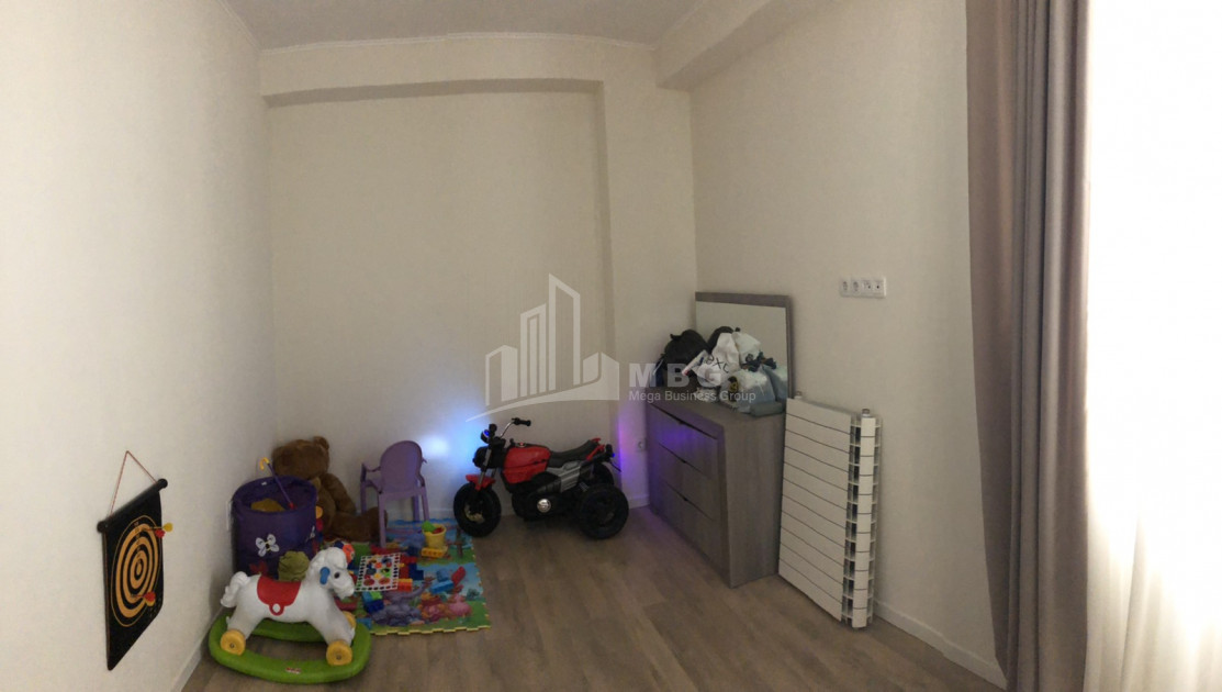 იყიდება ბინა, კუკია