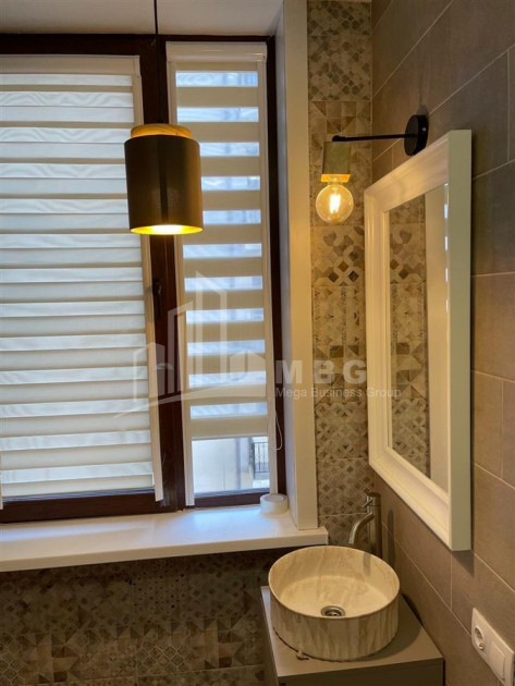 ქირავდება ბინა, ვერა