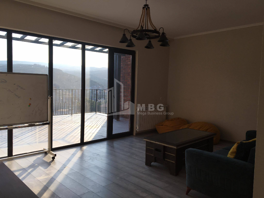 For Rent For office Commercial, in Isani