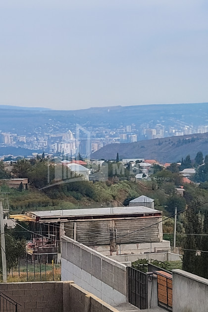 იყიდება სახლი აგარაკი სოფელი დიღომი საბურთალოს რაიონი თბილისი