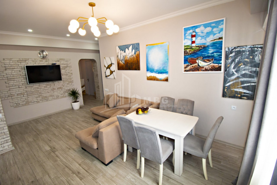 For Sale Flat, in Isani