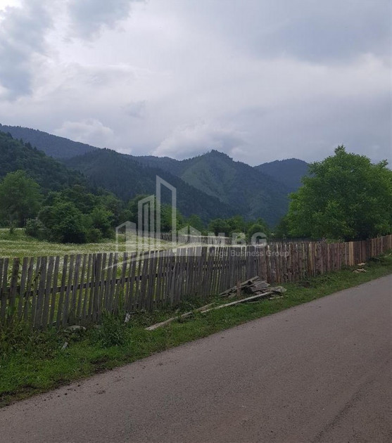 იყიდება სააგარაკე მიწის ნაკვეთი, ტბა