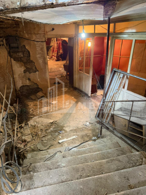 Продается Универсальный Коммерческий На улице А. Чикобава, ჩუღურეთი