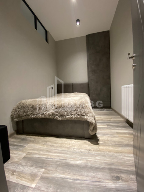 იყიდება ბინა, საბურთალო