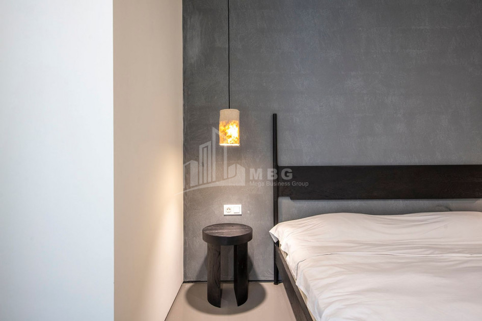 Продается Квартира, в Мтацминда