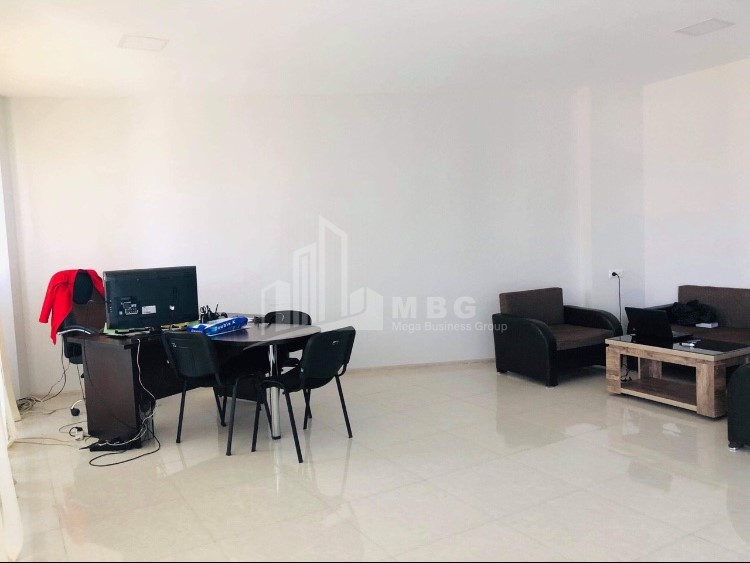 ქირავდება ვიტრაჟული ტიპის კომერციული ფართი, ნუცუბიძის მიკროები (I-V)