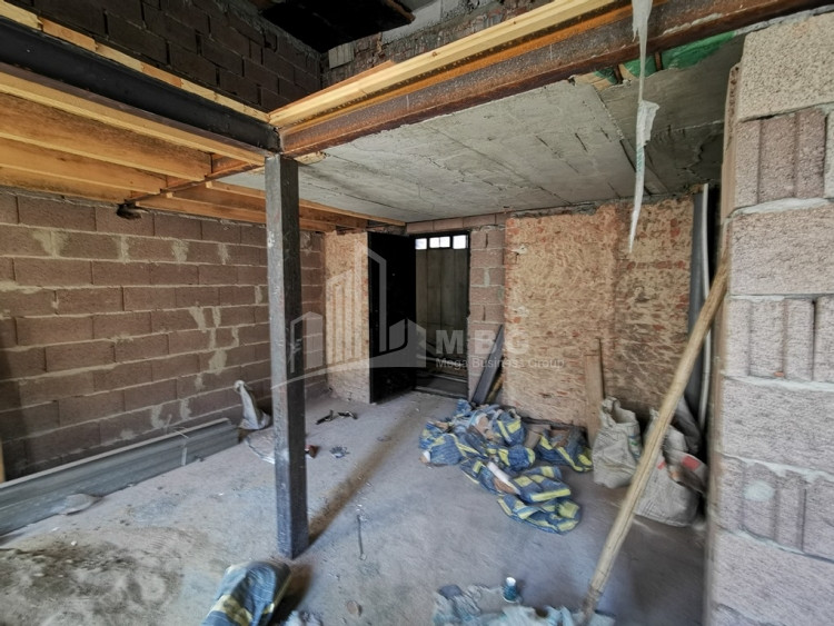 For Sale For office Commercial, in Kalaubani