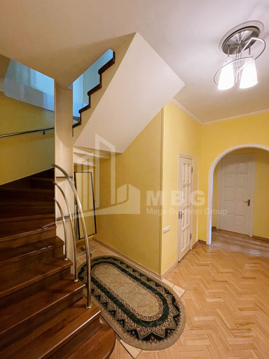 For Rent Flat, in Mtatsminda