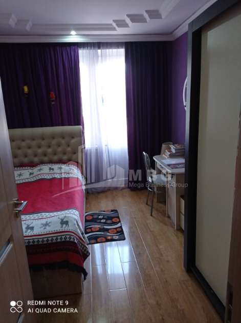 For Sale Flat, in Surrounding area of metro Grmaghele