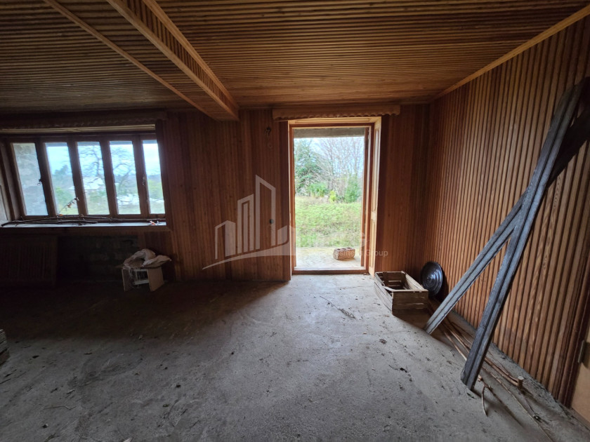 იყიდება ძველი აშენებული სახლი - აგარაკი ზემო ნატანებში, ოზურგეთი