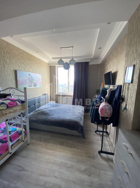 For Sale Flat, in Surrounding area of metro Guramishvili