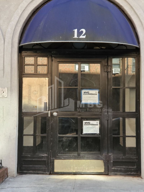 For Rent Витражный фасад Commercial, in Vazha-Pshavela Blocks