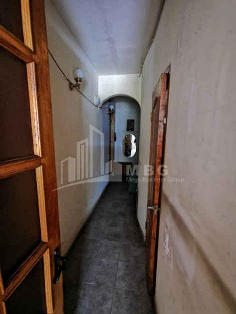 For Sale Flat, in Surrounding area of metro Guramishvili