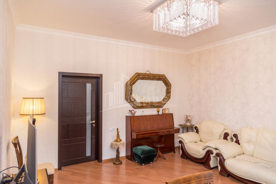 В аренду Квартира, в Мтацминда