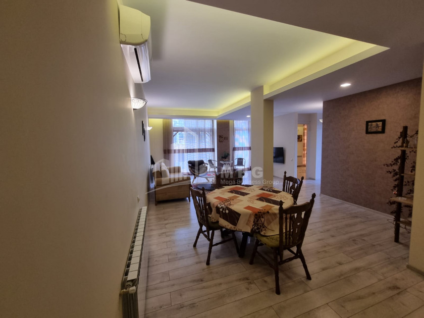 იყიდება ბინა, ვაკე