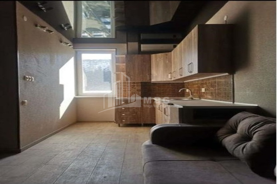 იყიდება ბინა, საბურთალო