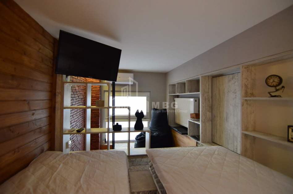 For Sale Flat, in Abanotubani