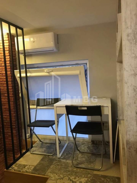 For Sale Flat, in Abanotubani