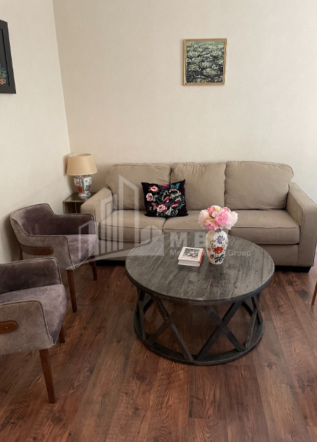 იყიდება ბინა, ვაკე