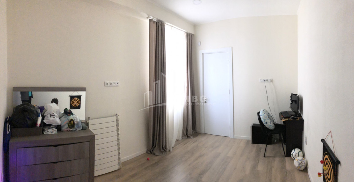 იყიდება ბინა, კუკია