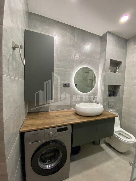 იყიდება ბინა, საბურთალო