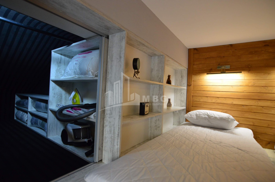 For Sale Flat, in Abanotubani