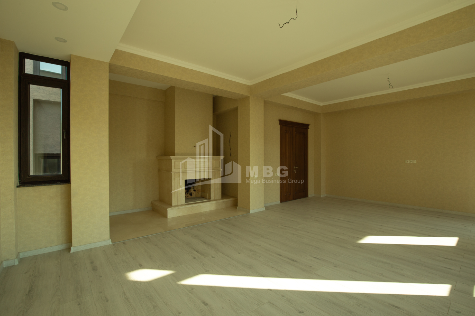 For Sale Flat, in Vedzisi