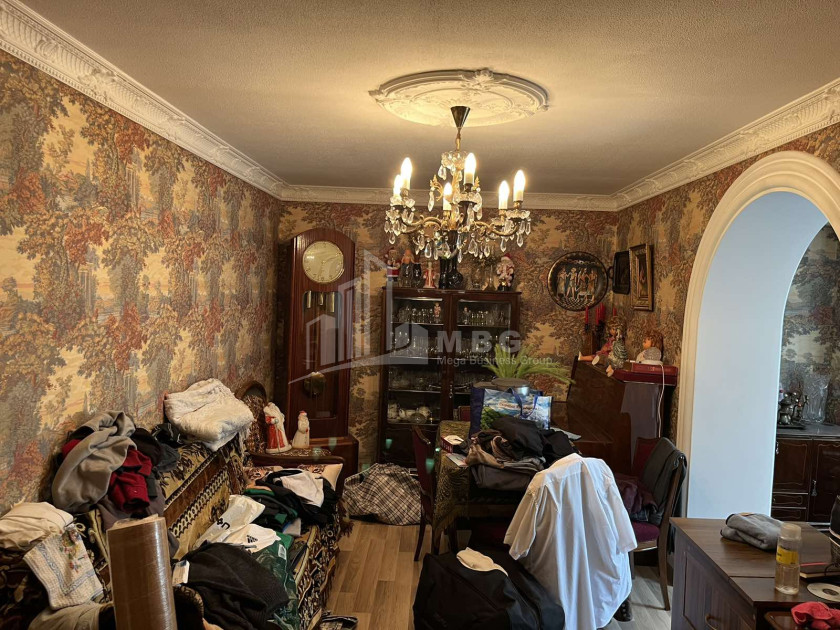 იყიდება ბინა, საბურთალო