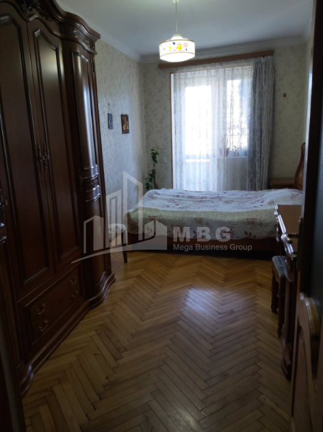 For Sale Flat, in Isani